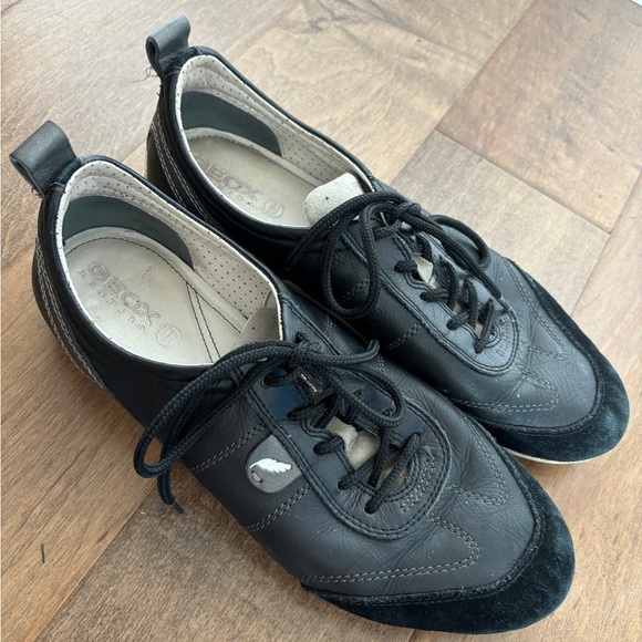 Geox Shoes - Picture 4 of 9